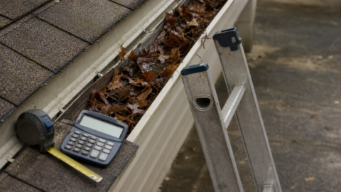 Gutter Cleaning Cost Calculator: Know a Fair Price per Foot